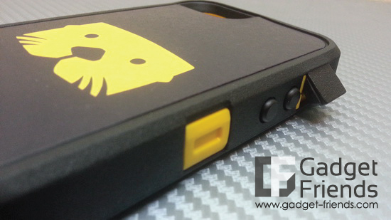 Otterbox iPhone 5 Defender Otter Character Sereis เคสมือถือ เคส iPhone5 สุดแจ่มมาพร้อมกับ Grip และลวดลายแมวน้ำตามแบบฉบับ Otterbox เท่โดดเด่นพร้อมการปกป้องสูงสุด 3 ชั้น สะดวกพกพาไปทุกที่